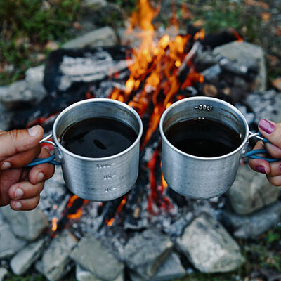 outdoor-travel-_0000_hot-coffee-by-fire